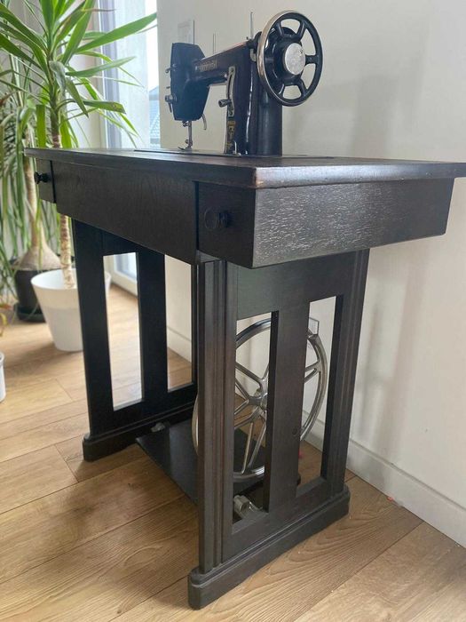 Stara maszyna do szycia Knoch