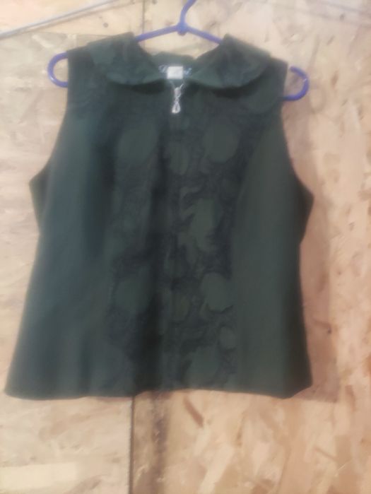 Новый костюм тройка 46 р