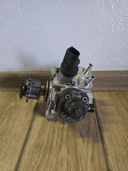 Паливний насос (ТНВД ) BMW 2.0 dizeli N47