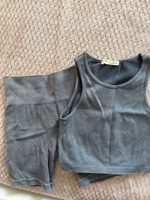 Pull&Bear Спортивний костюм топ та шорти