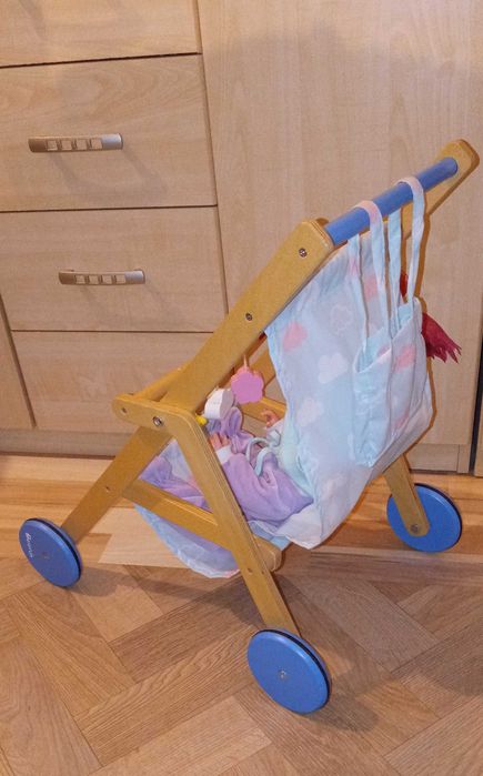 Wózek drewniany dla lalek ELEFUN wraz z lalką. Spacerówka dla lalek.