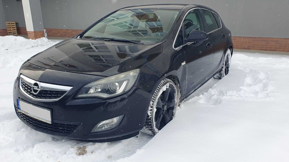 Opel Astra J 2010r 1,6 MPI 115KM Hatchback Zarejestrowana
