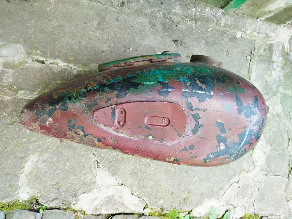 Бак К-750 під ремонт
