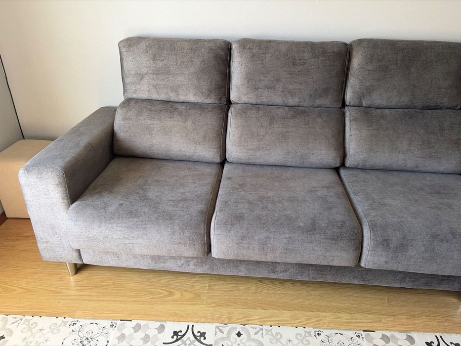 Sofás e mobilia de casa
