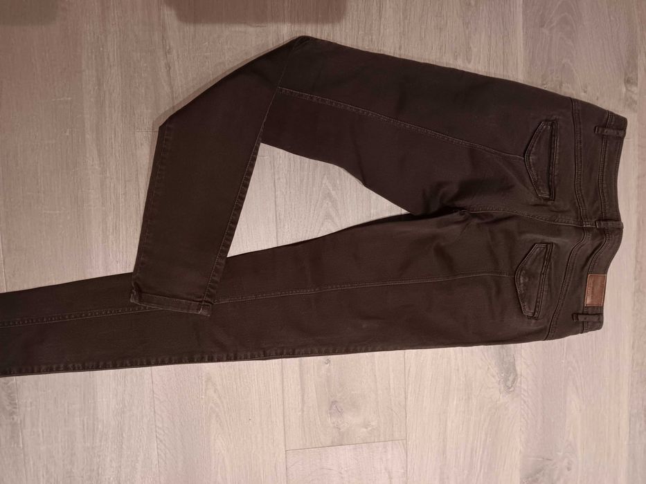 Slim Pants in Various Colors