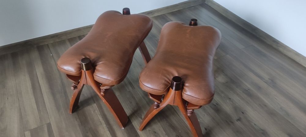 Taboret skórzany szt 2