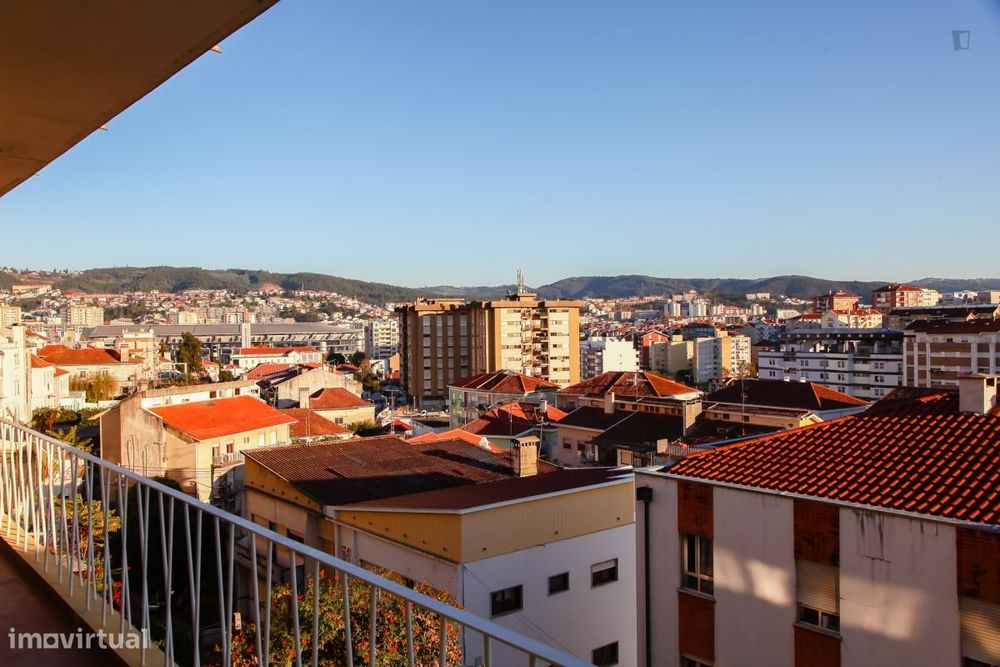 Apartamento com 1 quartos - localizado em  Coimbra