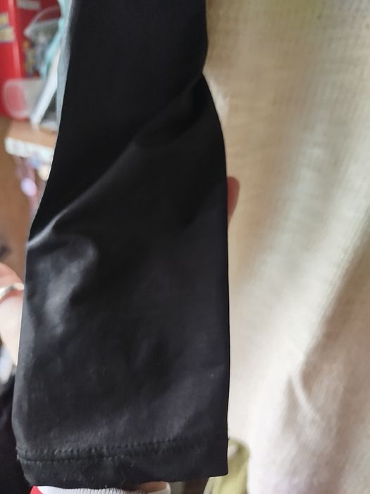 Sweterek ze złotą nitką  Oxyd