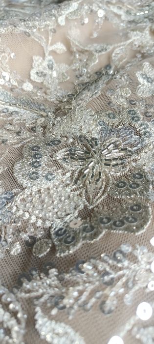 Dwuczęściowa, asymetryczna suknia ślubna