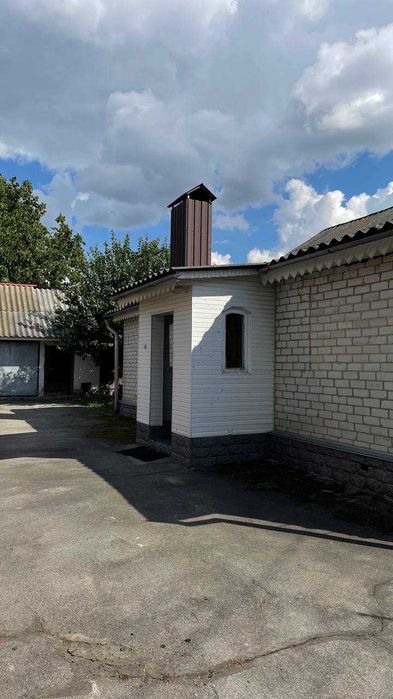 Продам будинок  99,2 м² з гаражем та власним подвір'ям.