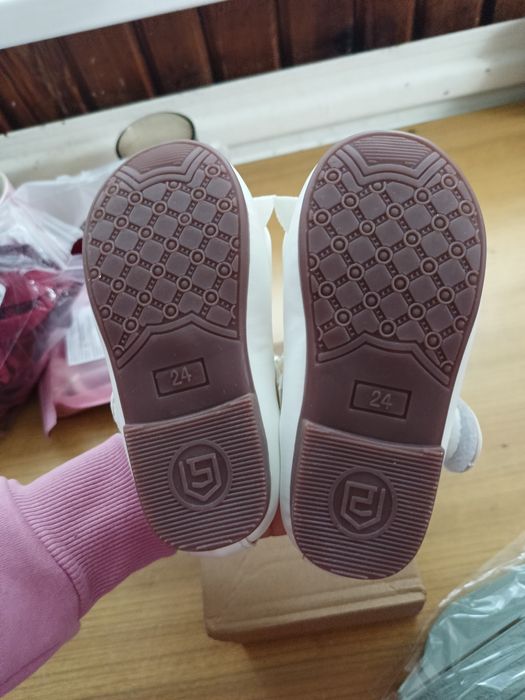 Нові дитячі туфельки 24р