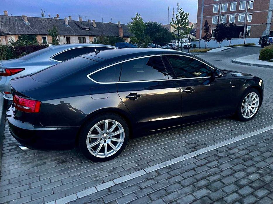Продам Audi A5 2011