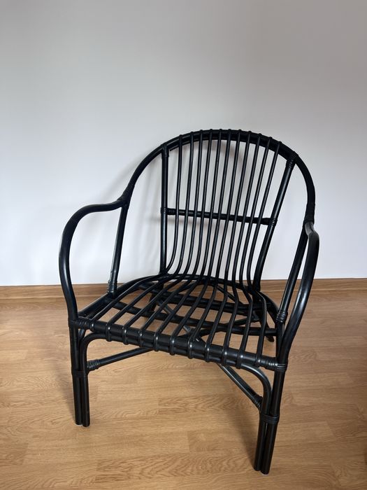 Fotel Ikea czarny ratanowy fotel boho