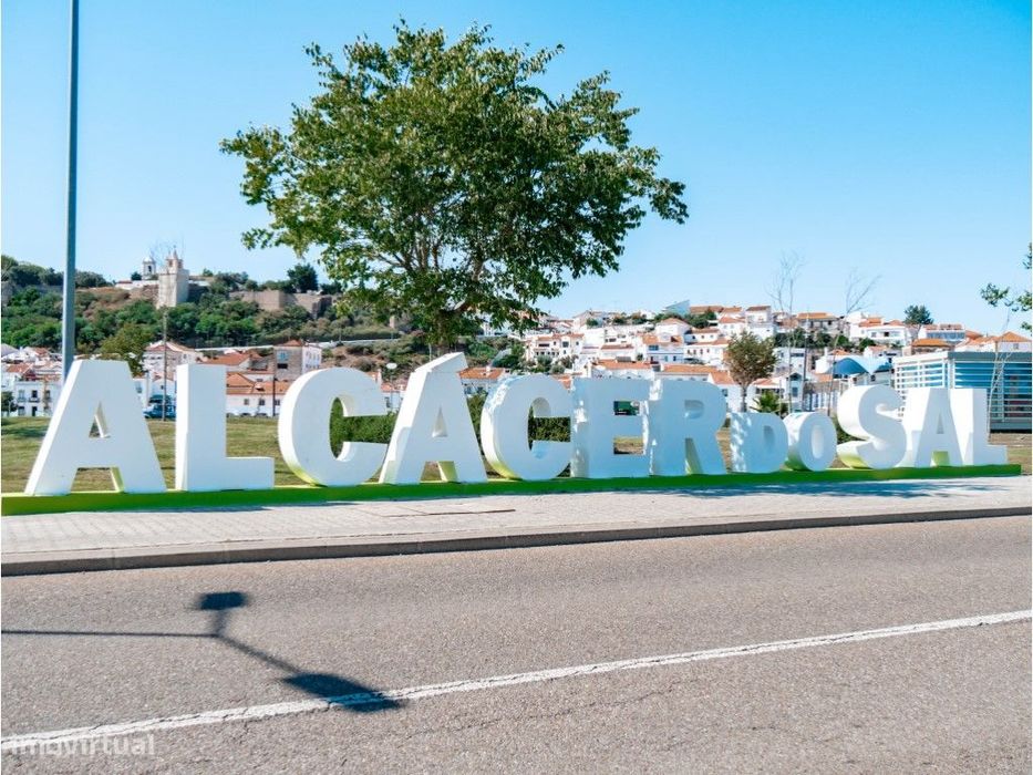 Moradia Moderna com jardim em Alcácer do Sal