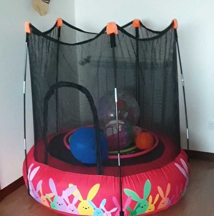 Trampolim infantil