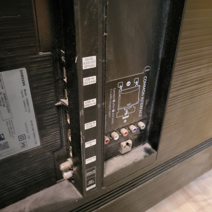 Tv Samsung UE65RU7172U uszkodzoną matryca