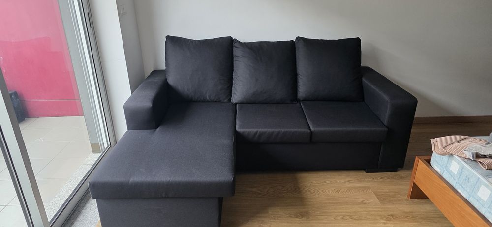 Sofá com chaise long