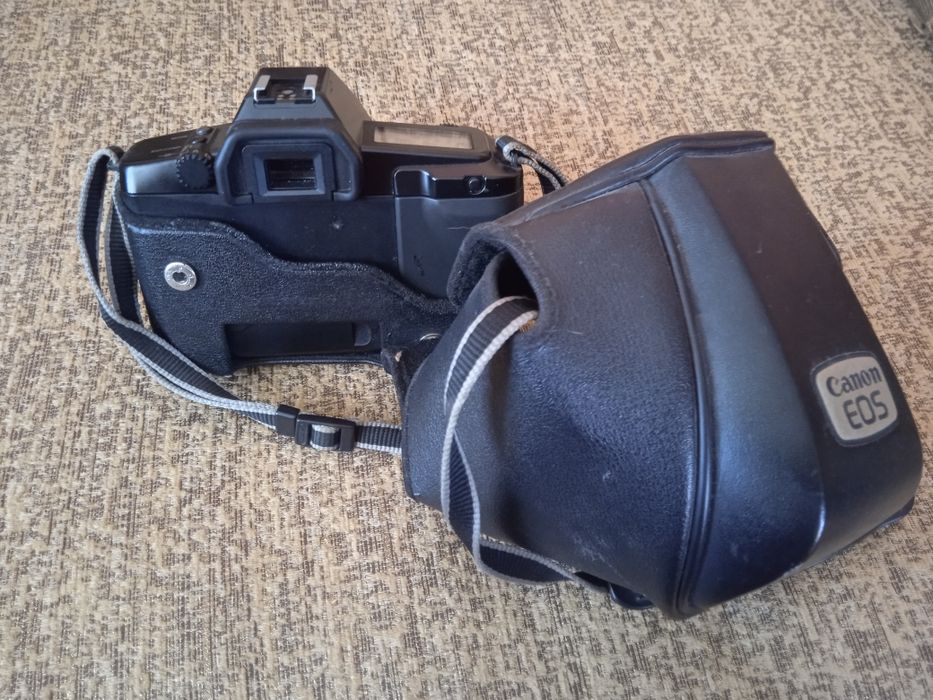 Фотоапарат  Canon EOS 650 (Японія)