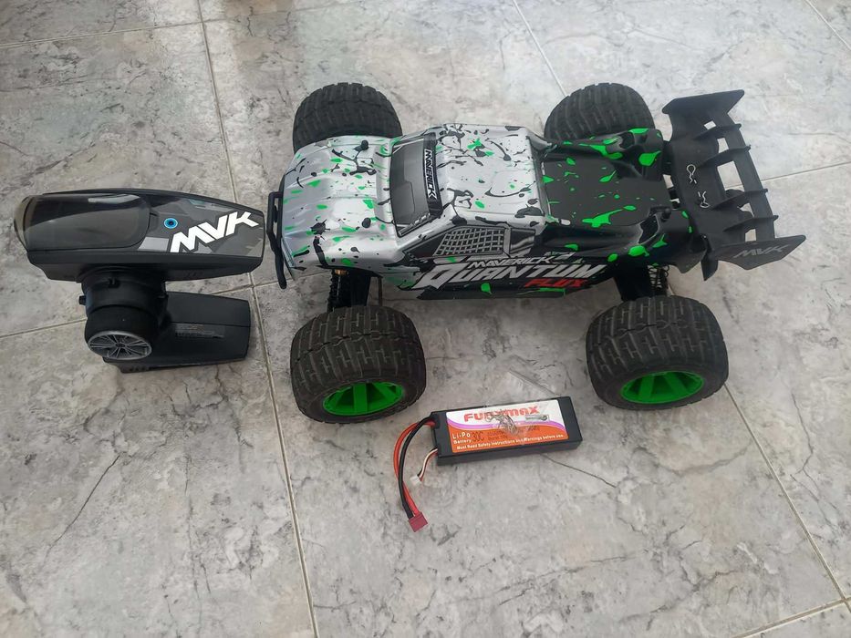 Carro radio control Maverick 1:10 como novo completo