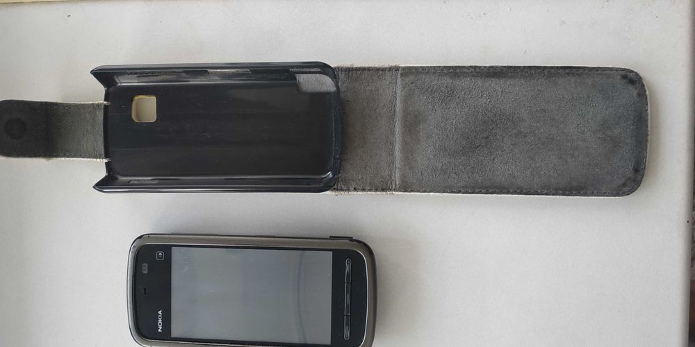 Телефон Nokia 5228