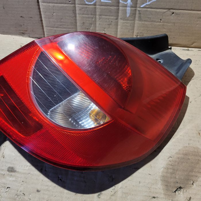 Lampa tył prawa renault clio III 2006r VALEO