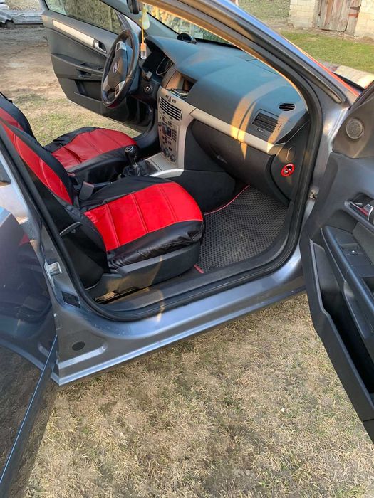 Продам власний автомобіль Опель Астра Н