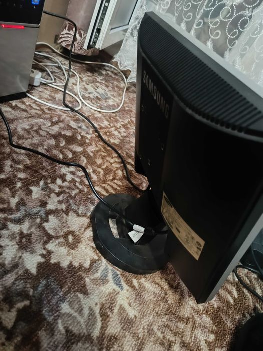 Продаю монитор SAMSUNG