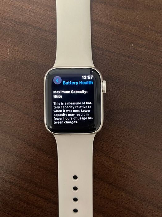 Apple Watch SE (2nd gen) 40mm, Starlight