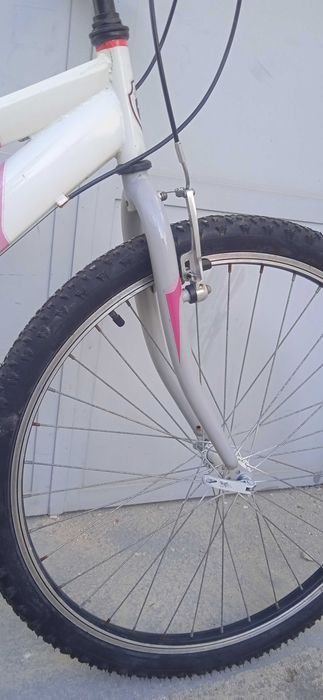 Bicicleta montanha roda 26 6V. Impecável