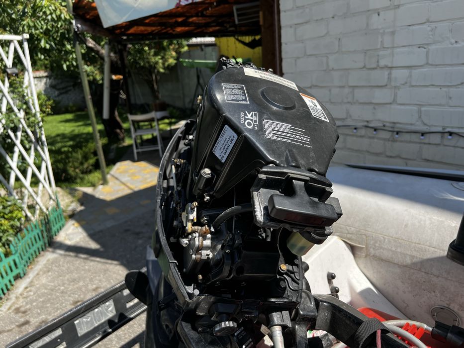 Лодка моторная RIB с мотором и лафетом катер човен