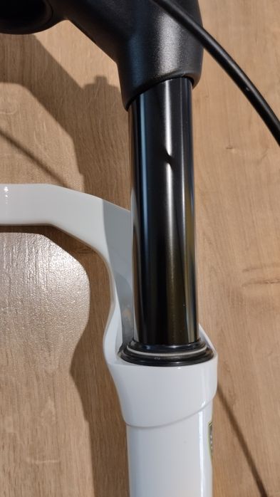 Amortyzator powietrzny Manitou Markhor 29