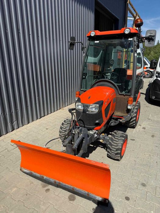 traktorek Kubota BX231 z kabiną, osprzęt ziomowy