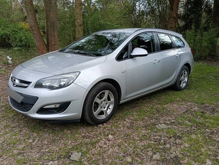 Opel Astra Opel Astra Sport Tourer J 1,7 CDTI kombi 2013