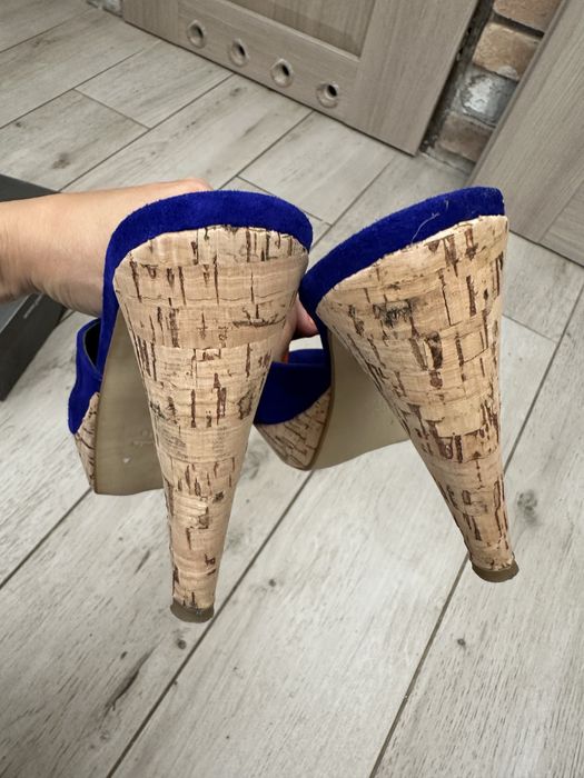 Prawie nowe skórzane chabrowe klapki rozm.36