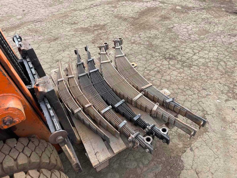 Продам  рессори передние Зил -130