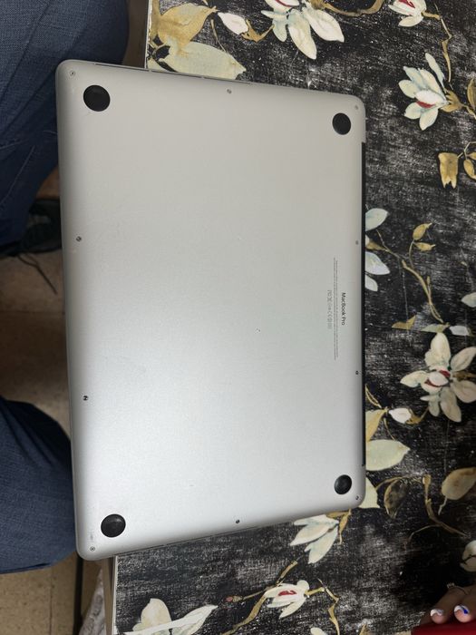 MacBook Pro 15436639126321909763