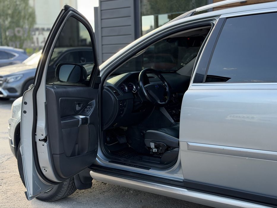 VOLVO XC90 2011 року, 2.4 дизель, автомат, повний привід, 7 місць