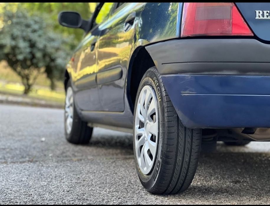 Renault Clio 1.2 A/C 00 — photo 2