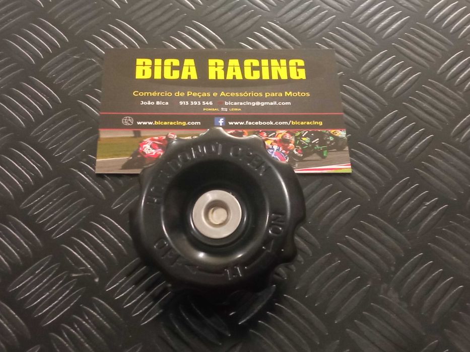 Tampa de radiador Moto 1.1 bar ( preto / prata )