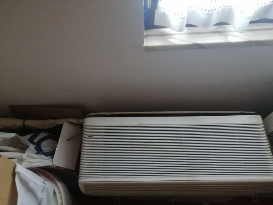 Ar Condicionado (2) em bom estado