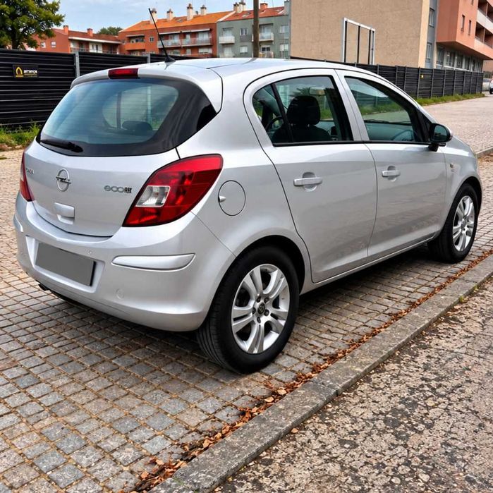 Opel Corsa 1.3 CDTI 95cv | 2010 | 100.000 Kms foto 2