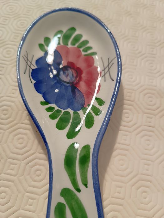 Suporte de Colheres em Porcelana. Pintado à mão