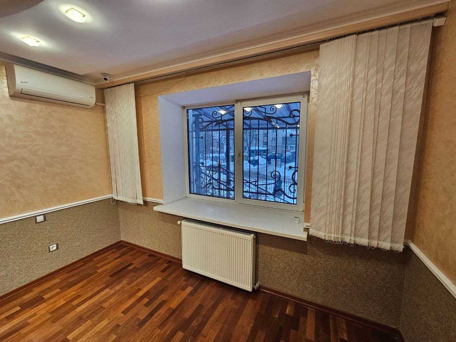 Оренда комерційного приміщення, центр, вул. Шептицького