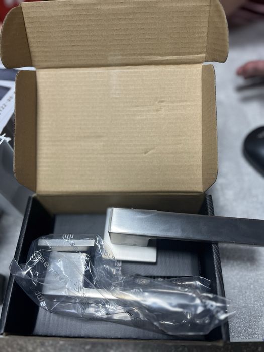 Ручки дверні Фурнітура є опт безкоштовна доставка від 5 штук