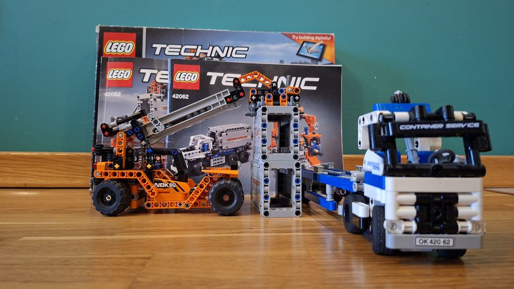 Lego tech  42062