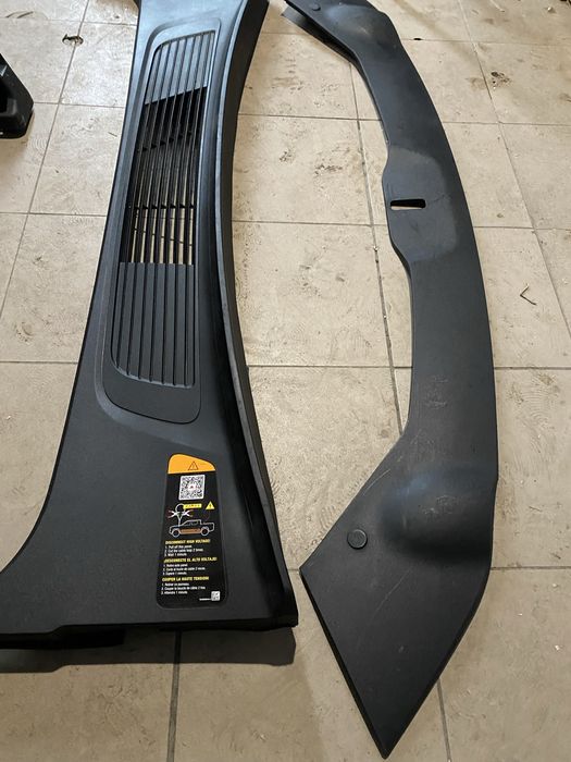 Пікапотний пластик , накладка крила Rivian R1T R1S