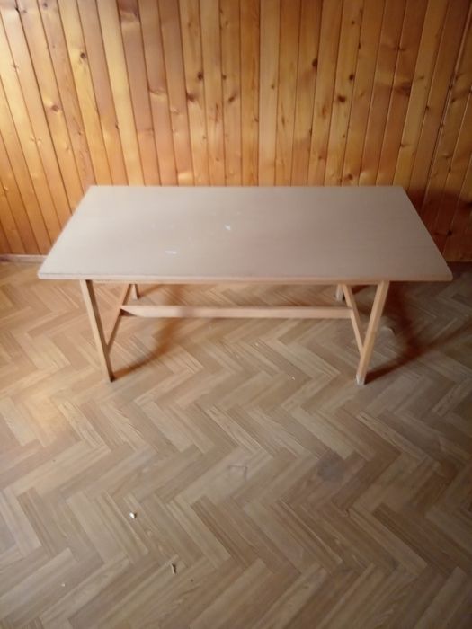 Zgrabna lekka ławaz PRL-u