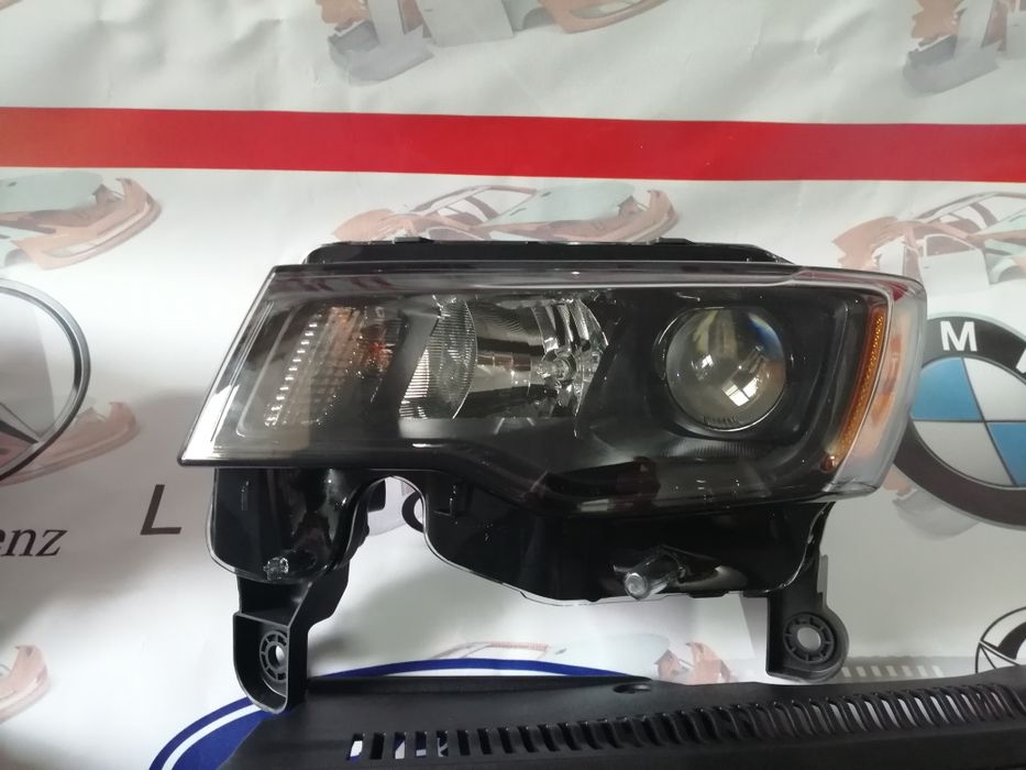 Фара  GRAND CHEROKEE 2017+  Гранд Чероки