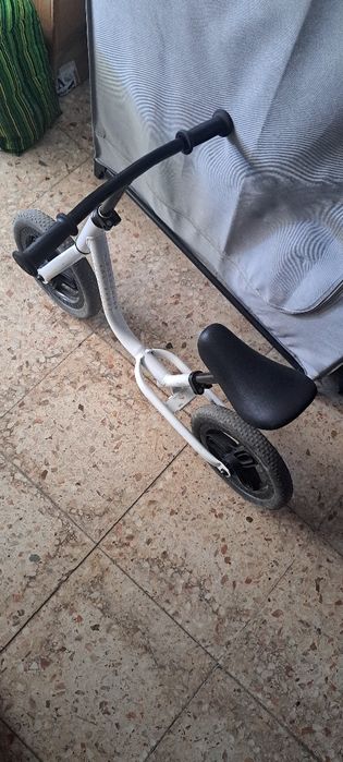 Bicicleta/triciclo de equilíbrio