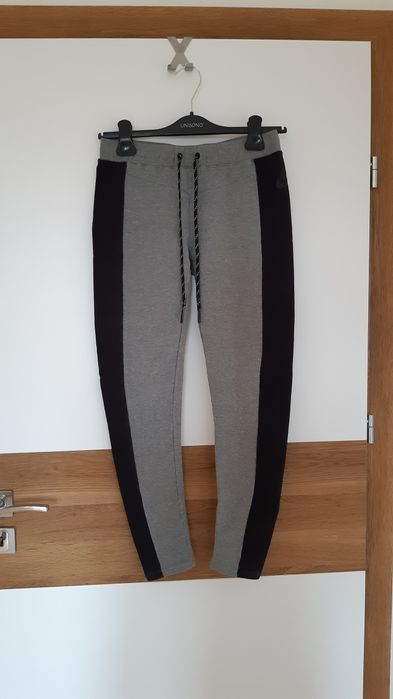 Leginsy Nike r.S